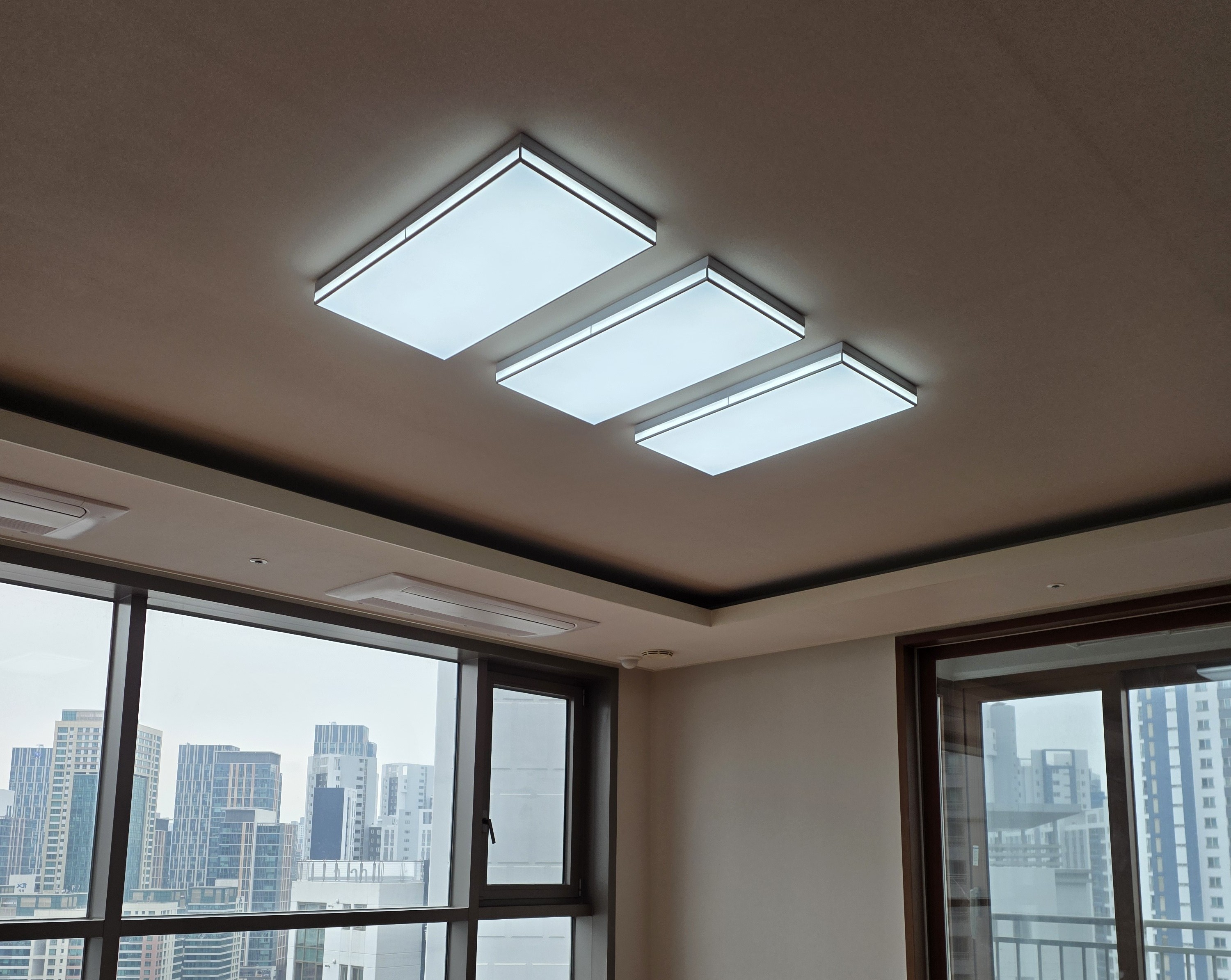 바리솔 거실 조명 설치 후